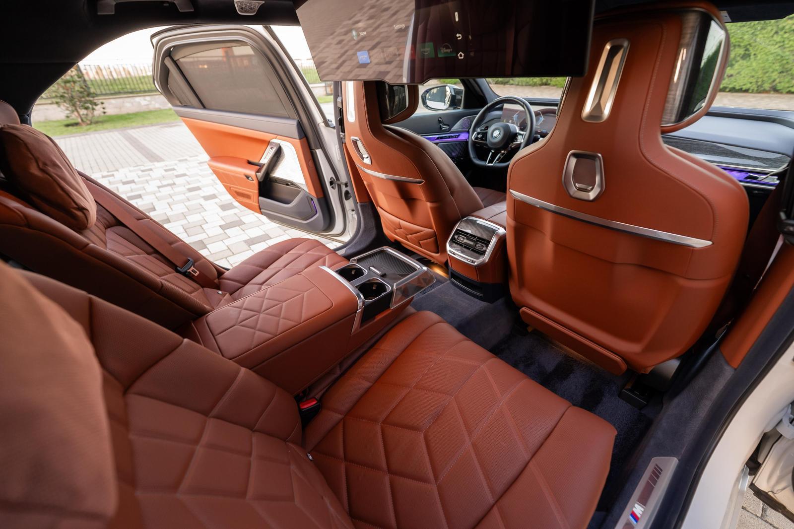 Interior Gran Lusso / X-Drive / 571 CP